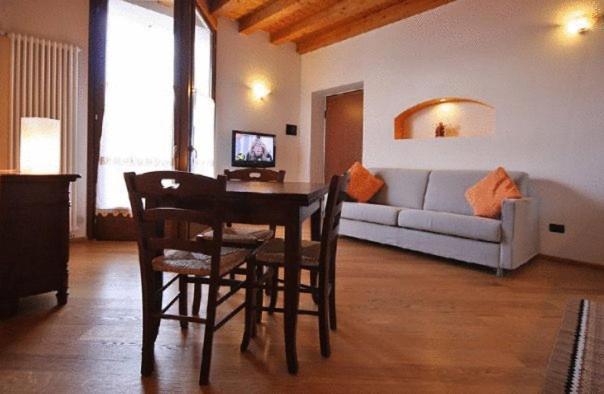 Cozy Lake Como Apartments Valmadrera Eksteriør bilde